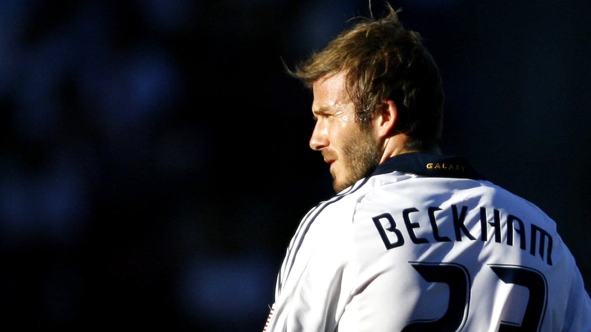 老鹰鏖战勇士，一场战术与意志的季后赛焦点对决