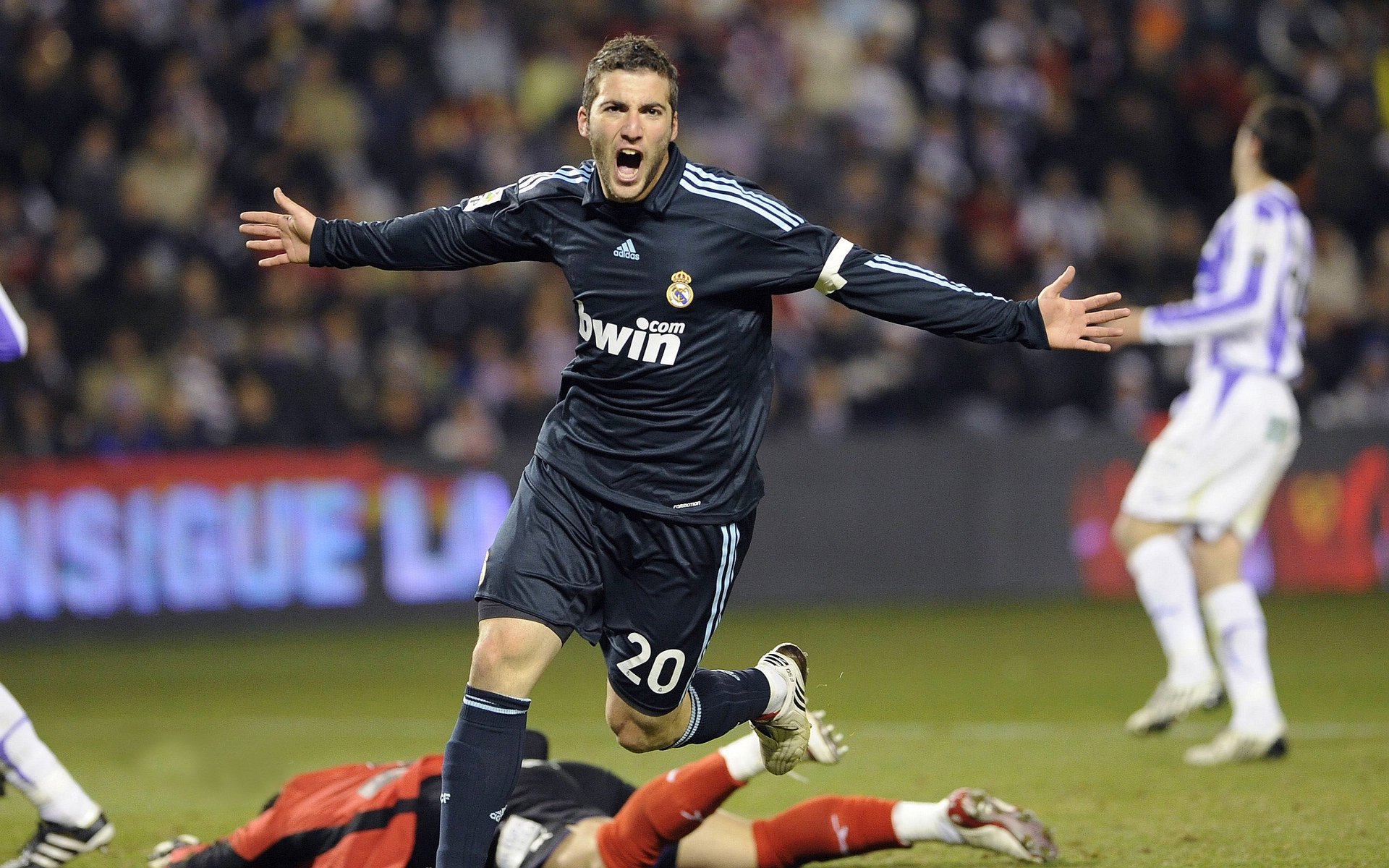 欧冠半决赛焦点战，法国强势拿下皇马，新时代的序章？